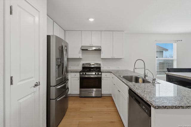 11931 Fuzzy Path, San Antonio, TX 78221