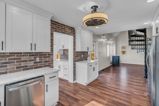 1000 Chickadee Ct, Portland, TN 37148