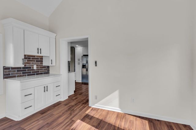 1000 Chickadee Ct, Portland, TN 37148