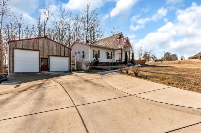 1000 Chickadee Ct, Portland, TN 37148