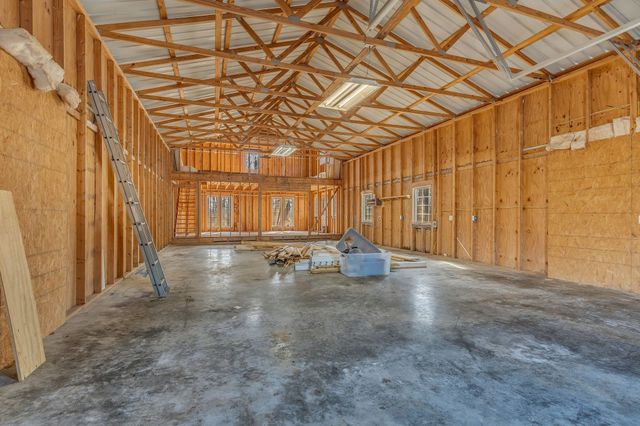 1000 Chickadee Ct, Portland, TN 37148