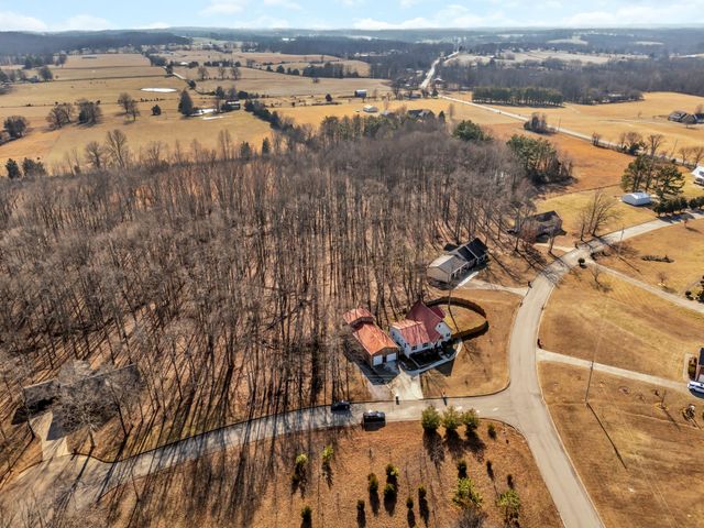 1000 Chickadee Ct, Portland, TN 37148