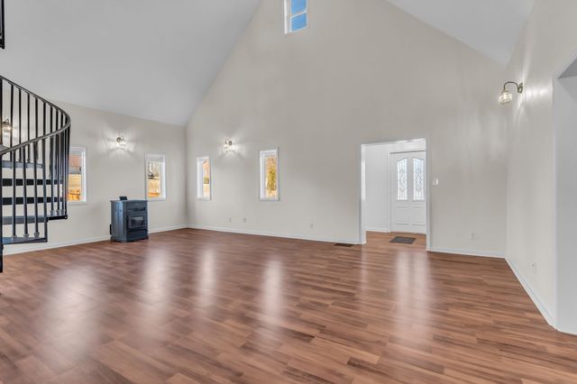 1000 Chickadee Ct, Portland, TN 37148