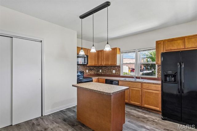 4253 Swan Avenue, St Louis, MO 63110