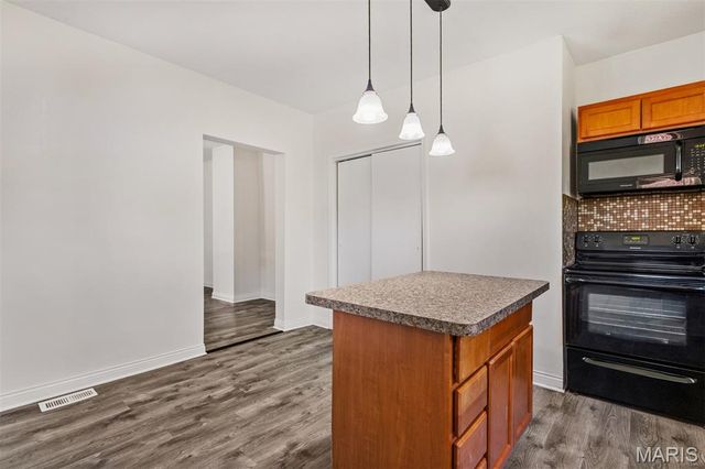 4253 Swan Avenue, St Louis, MO 63110