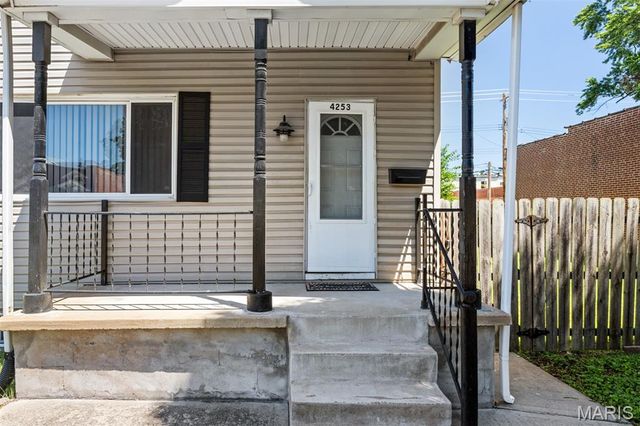 4253 Swan Avenue, St Louis, MO 63110