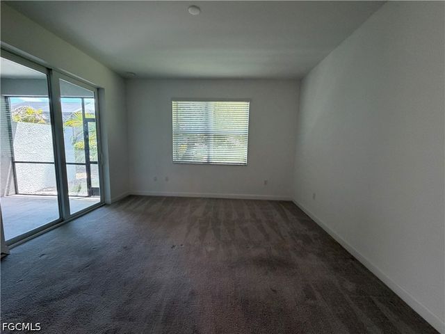 9077 Leatherwood LOOP, Lehigh Acres, FL 33936
