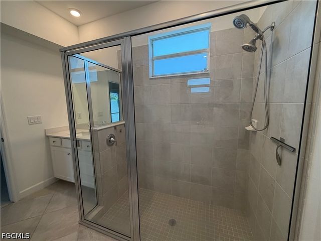 9077 Leatherwood LOOP, Lehigh Acres, FL 33936