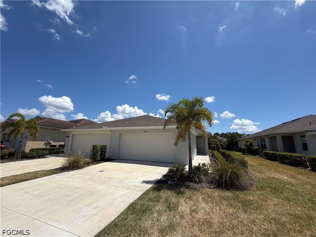 9077 Leatherwood LOOP, Lehigh Acres, FL 33936