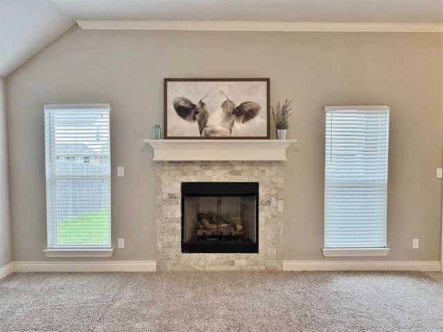 914 SW 81st St, Lawton, OK 73505
