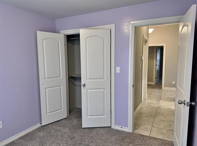 914 SW 81st St, Lawton, OK 73505