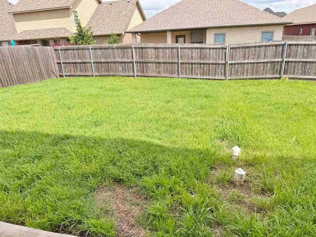 914 SW 81st St, Lawton, OK 73505