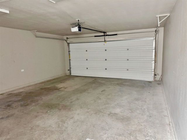 914 SW 81st St, Lawton, OK 73505