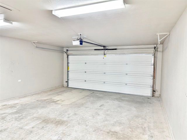914 SW 81st St, Lawton, OK 73505