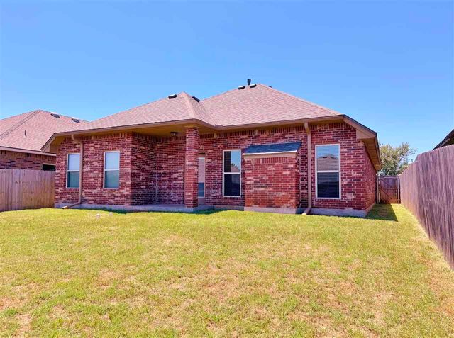 914 SW 81st St, Lawton, OK 73505