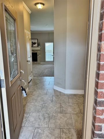 914 SW 81st St, Lawton, OK 73505