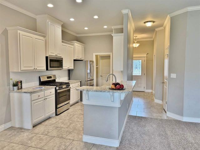 914 SW 81st St, Lawton, OK 73505