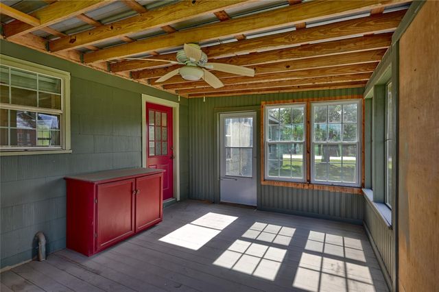 2380 Third Street, Rock Island, TX 77470