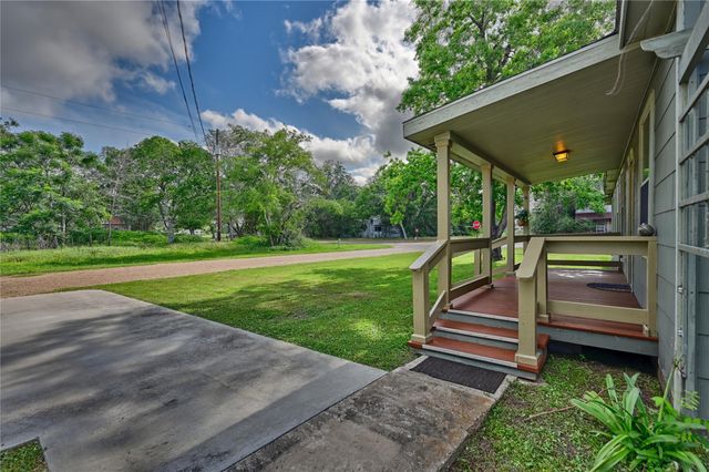 2380 Third Street, Rock Island, TX 77470