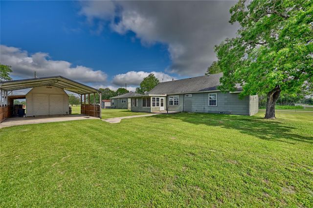 2380 Third Street, Rock Island, TX 77470