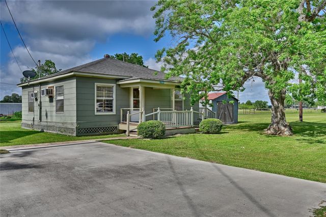 2380 Third Street, Rock Island, TX 77470