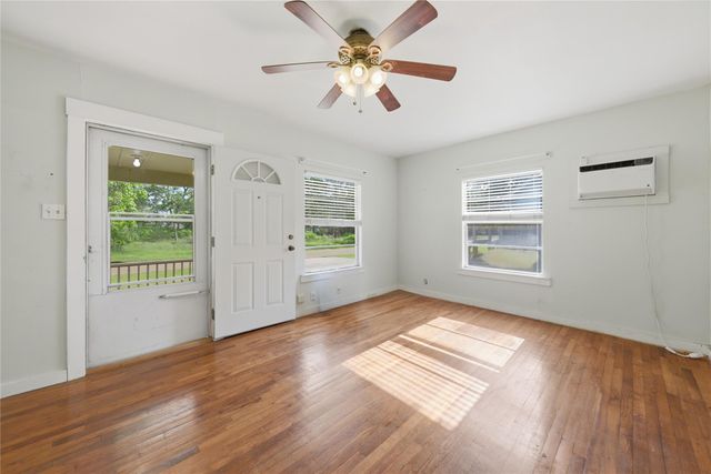 2380 Third Street, Rock Island, TX 77470