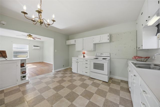2380 Third Street, Rock Island, TX 77470