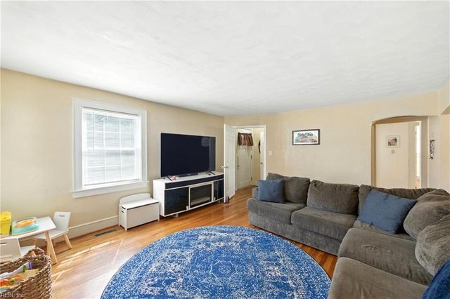 3811 Giles CIR, Norfolk, VA 23513