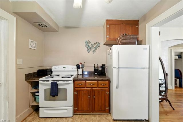 3811 Giles CIR, Norfolk, VA 23513