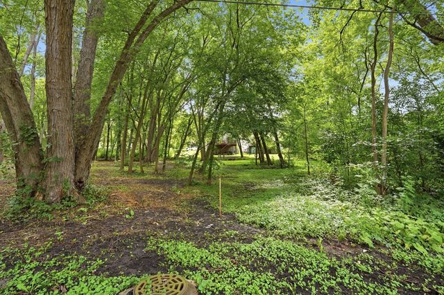 24011 N Valley Road, Lake Zurich, IL 60047