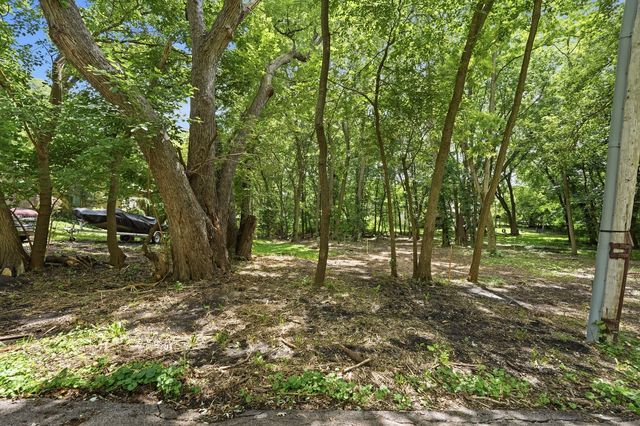 24011 N Valley Road, Lake Zurich, IL 60047