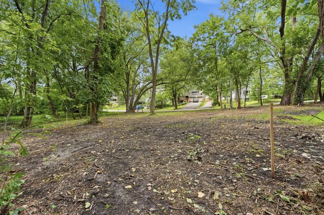 24011 N Valley Road, Lake Zurich, IL 60047