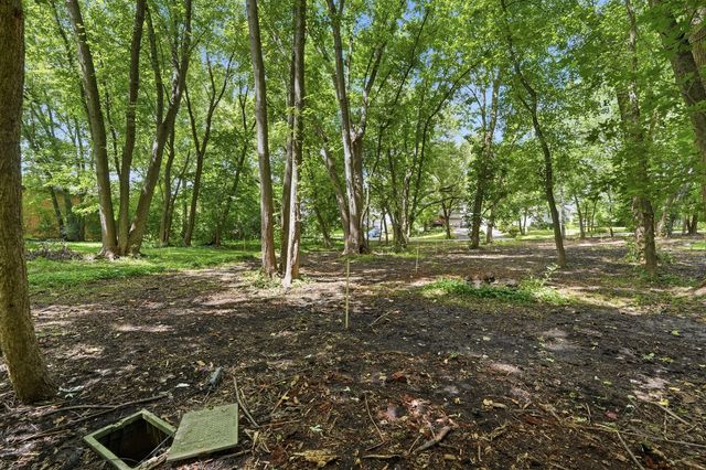 24011 N Valley Road, Lake Zurich, IL 60047