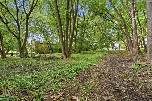 24011 N Valley Road, Lake Zurich, IL 60047