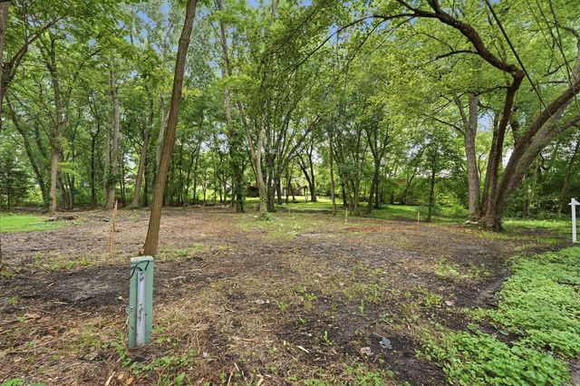 24011 N Valley Road, Lake Zurich, IL 60047