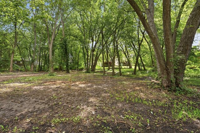 24011 N Valley Road, Lake Zurich, IL 60047