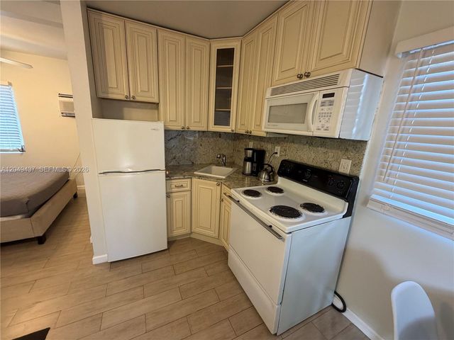 530 NE 11th Ave B, Fort Lauderdale, FL 33301