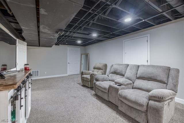 6764 Rolling Acres Court, Painesville, OH 44077