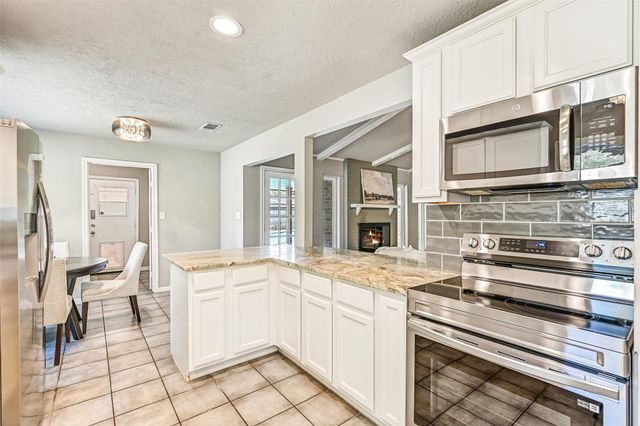 5315 Kingsmill Road, Friendswood, TX 77546