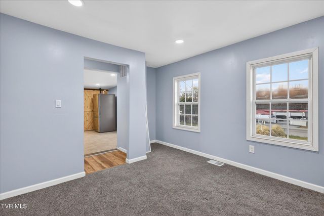 127 Kinley Drive, Johnson City, TN 37604