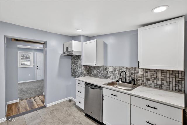 127 Kinley Drive, Johnson City, TN 37604