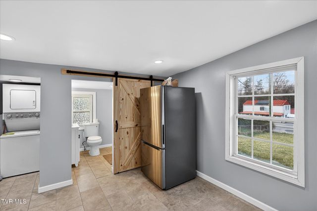 127 Kinley Drive, Johnson City, TN 37604