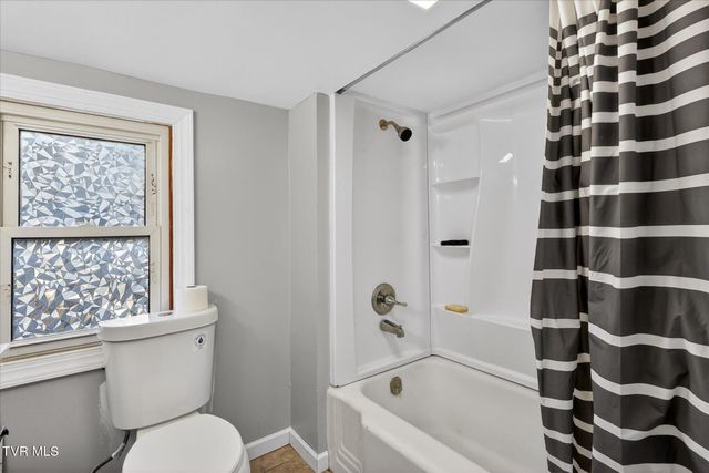 127 Kinley Drive, Johnson City, TN 37604