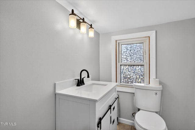 127 Kinley Drive, Johnson City, TN 37604