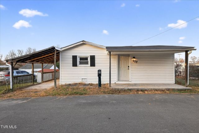127 Kinley Drive, Johnson City, TN 37604