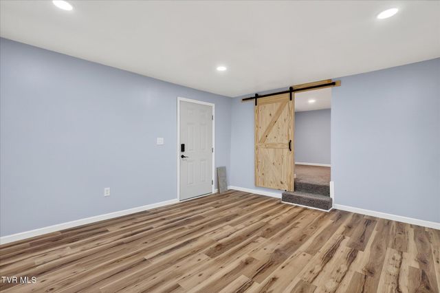 127 Kinley Drive, Johnson City, TN 37604