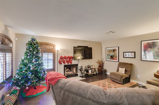 5041 Sublight Avenue, Las Vegas, NV 89108