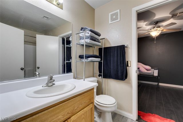 5041 Sublight Avenue, Las Vegas, NV 89108