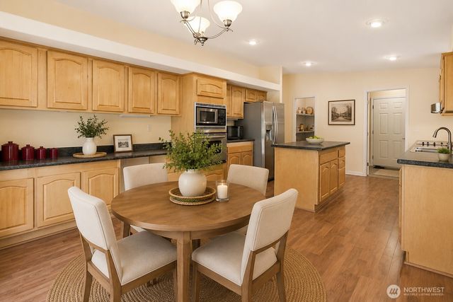 21804 SE 272nd Place, Maple Valley, WA 98038