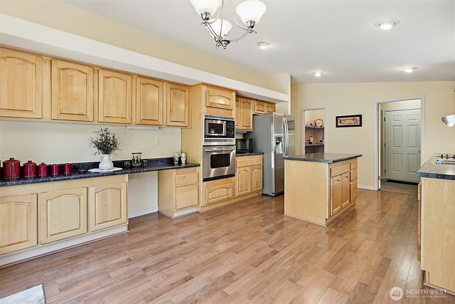 21804 SE 272nd Place, Maple Valley, WA 98038